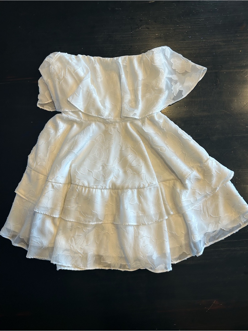 Lulu's White Strapless Ruffled Floral Dress